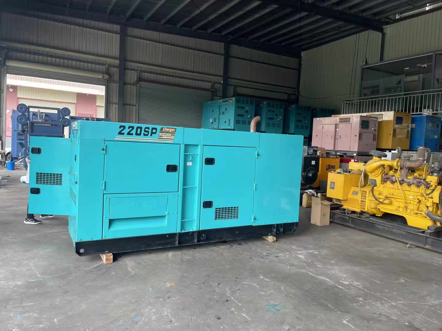 麻章800kW 柴油发电机的输出电流波动范围是多少？